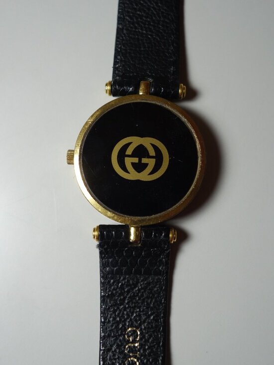 Vtg 1980’s Gucci Gold & Black Swiss Made Watch w/ Leather Gucci Strap, Untested main image 5